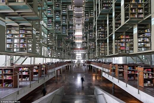 Thành phố Mexico vừa cho thư viện Biblioteca Vasconcelos hoạt động trở lại. Nếu có dịp đến đây, hãy ghé thăm thư viện này để trải nghiệm một trong những thư viện số hóa điển hình của thế giới nhé. (Nguồn: Daily Mail)