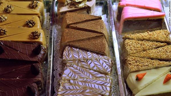 18. Bạn sẽ béo hơn: Bánh ngọt ở Paris, dimsum ở Hong Kong,... tất cả những thứ này có thể sẽ làm bạn tăng cân nhanh chóng sau chuyến du lịch.