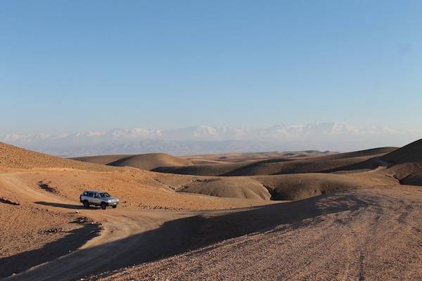 Bức ảnh này được chụp ở sa mạc Agafay, Marrakech (gần dãy núi Atlas).