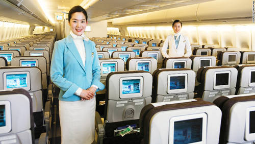 Đào tạo tiếp viên hàng không Trung tâm huấn luyện tiếp viên hàng không ở Hàn Quốc là một trong những lò đào tạo hấp dẫn nhất trên thế giới. Nhiều tiếp viên hàng không từ các hãng trên thế giới đã đến đây tìm hiểu và học hỏi về cách cư xử, giao tiếp trên chuyến bay.