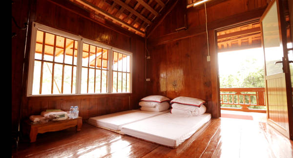 Phòng nhà sàn bungalow kiểu Nhật. Ảnh: mocchauarena.com