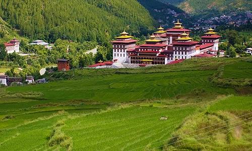  Chính phủ Bhutan tập trung vào việc truyền bá văn hóa quốc gia thông qua du lịch nhiều hơn là quan tâm đến lợi ích kinh tế mà ngành này mang lại. Ảnh: Heavenlybhutan