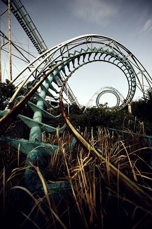 <strong>Công viên chết chóc Nara Dreamland, </strong>phỏng theo công viên Disneyland, mở cửa vào năm 1962. Song tới 2006, nó đột ngột bị đóng cửa. Ngày nay, nếu muốn trải nghiệm cảm giác hoang vu bí hiểm, bạn có thể đến nơi này.
