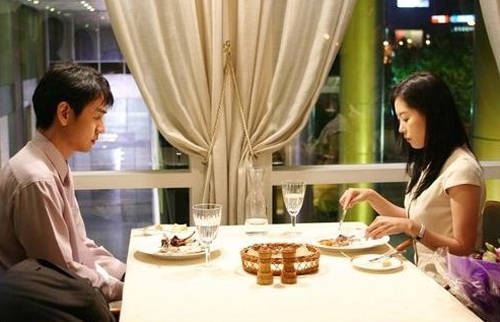 Chuyện mai mối Tại Hàn Quốc, chuyện hẹn hò trở thành vấn đề quan trọng đối với người dân. Hiện có hơn 2.500 công ty môi giới kinh doanh dịch vụ này.