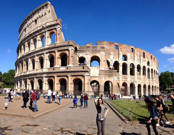 Đấu trường La Mã ở Rome (Italy).