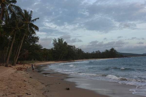 Du lich Phu Quoc - Bãi biển của khu nghỉ dưỡng yên tĩnh vào ban ngày...