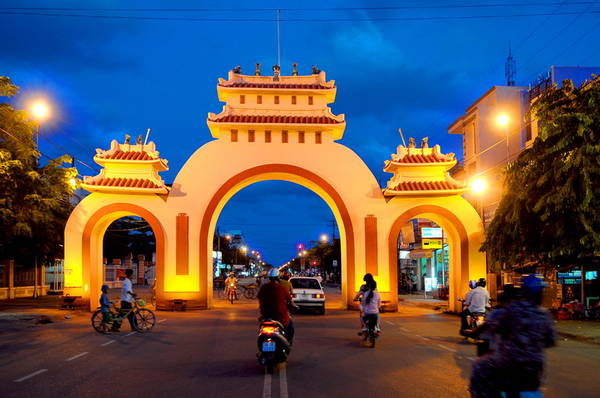 Cổng Tam Quan thành phố Rạch Giá. Ảnh: Ảnh: sanvemaybay