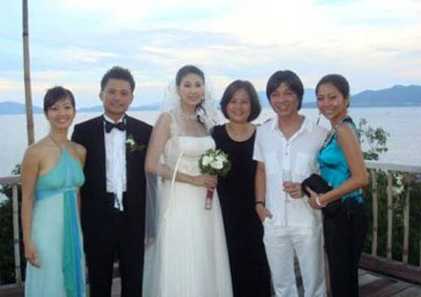 Ảnh cưới hiếm hoi của hoa hậu Hà Kiều Anh.