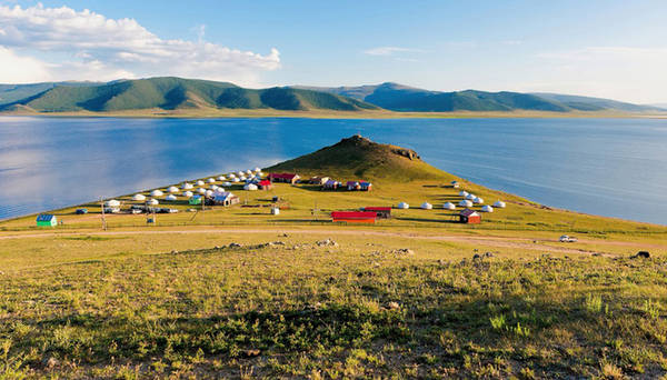 Dân số của Mông Cổ là 3 triệu người, trong đó 1/3 là dân du mục.