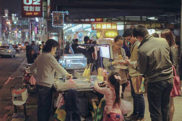 Trên khắp nẻo đường Đài Loan, từ các nhà hàng sang trọng đến những chợ đêm lung linh, du khách có thể thưởng thức những món ngon đến từ mọi vùng miền trên thế giới. Ảnh: Minh Trí