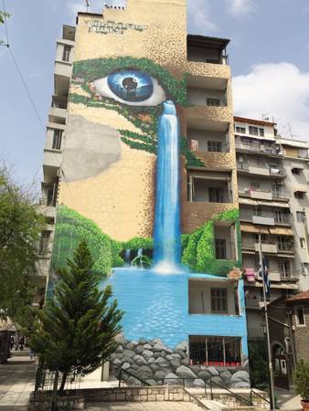 Nỗi lòng người dân thể hiện qua tranh tường ở Thessaloniki - Ảnh: pinteret