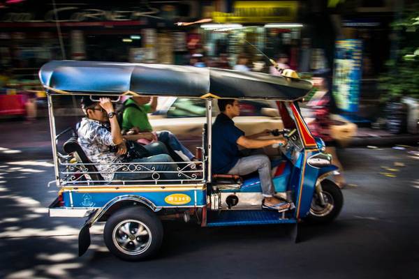 Du lich Thai Lan - Xe tuk tuk là một phương tiện rất được khách du lịch yêu thích (Ảnh: Supergoodprice)