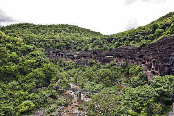 Quần thể hang động Ajanta.
