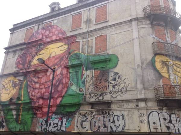 Một trong những tranh tường ở Porto được đưa vào chương trình tham quan thành phố - Ảnh: truenomads