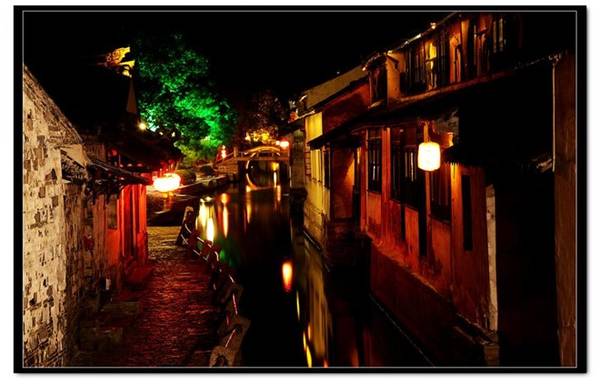 Châu Trang vốn nổi tiếng là thị trấn có dòng nước bao quanh rất đẹp và tiêu biểu cho văn hóa Giang Nam. Ảnh: Ifeng
