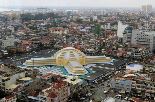 Toàn cảnh chợ Phsar Thom Thmei nhìn từ trên cao. Ảnh: huffingtonpost.com