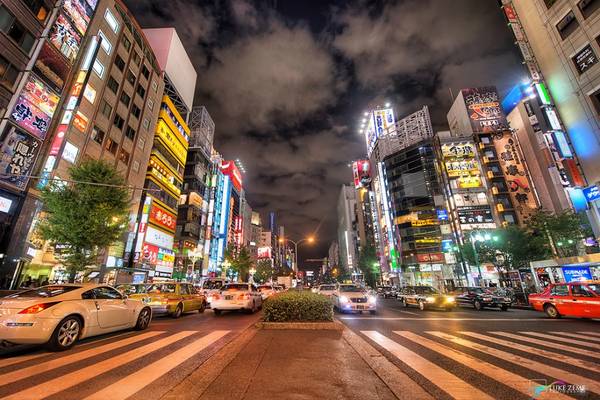 Với trung bình 3,64 triệu lượt người đi qua hàng ngày, Shinjuku đã trở thành nhà ga đông đúc nhất trên thế giới. 