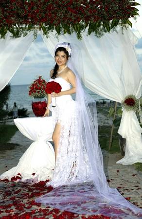 Tăng Bảo Quyên đã tổ chức đám cưới bên bờ biển xinh đẹp thuộc resort này.
