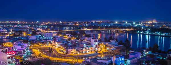 Thành phố Cần Thơ khi lên đèn. Ảnh: Nguyễn Xuân/canthotv.vn