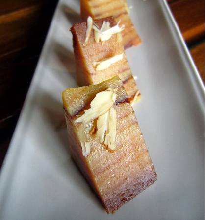  Bánh bebinca được làm từ bột mì, đường, bơ, trứng và nước cốt dừa - Ảnh: The Star