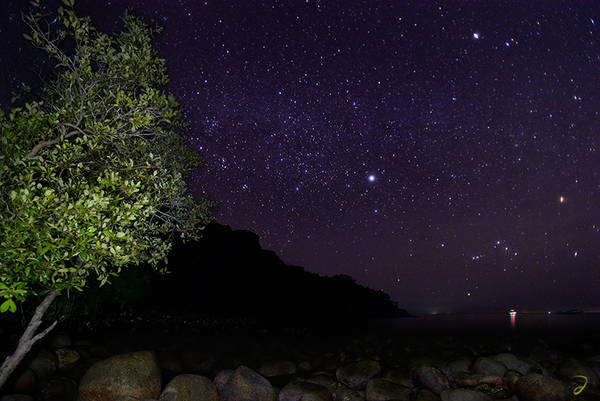 Bầu trời đêm đầy sao ở Hòn Khoai. Ảnh: Van Toan Vo/flickr.com