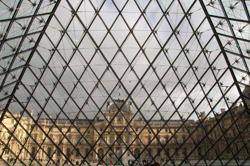 Dạo quanh bảo tàng Louvre