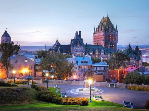 Quebec, Canada: Những công trình với kiến trúc sáng tạo, hàng loạt lễ hội và hội chợ sôi động diễn ra quanh năm đã khiến Quebec được nhiều người lựa chọn.