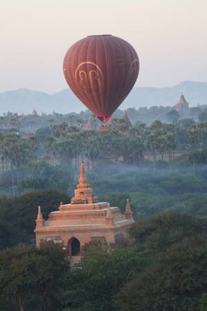 Chiêm ngưỡng Bagan từ khinh khí cầu.