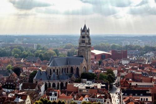 Bruges là một trong những thành phố có từ thời Trung Cổ được viếng thăm nhiều nhất ở khu vực Tây Âu