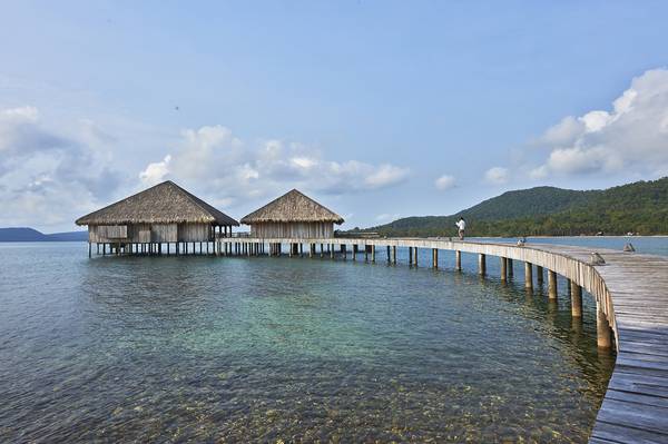 Những bungalow bằng gỗ nhỏ xinh ở đảo Koh Rong.