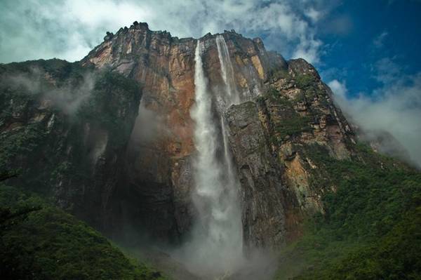 Thác Angel ở công viên quốc gia Canaima, Venezuela chính là nguyên gốc của thác nước Thiên đường trong phim Up (Vút bay).