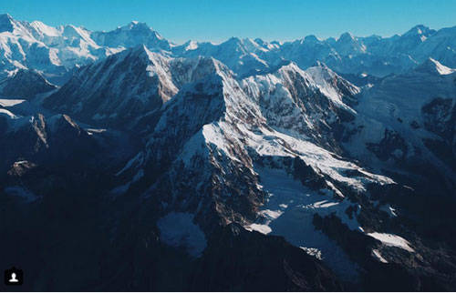 Đỉnh Everest và dãy Himalaya cũng là một trong những điểm đến hút khách của châu Á nói chung và Nepal nói riêng.