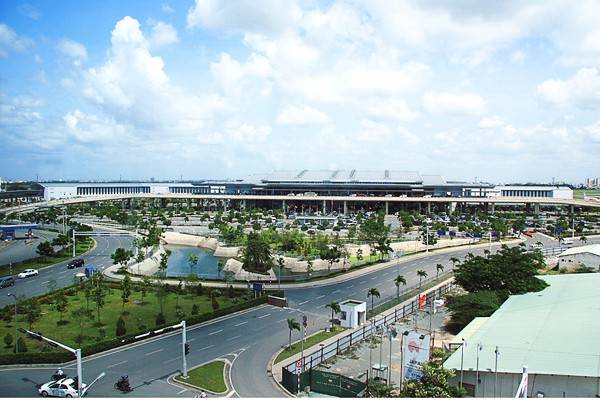 Sân bay Tân Sơn Nhất. 