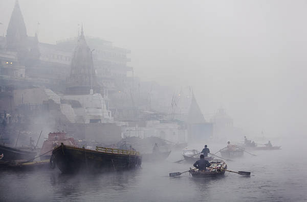 Varanasi được gọi là "thành phố của các đền đài", "thành phố thánh của Ấn Độ", "thành phố ánh sáng" hay "thành phố học vấn".