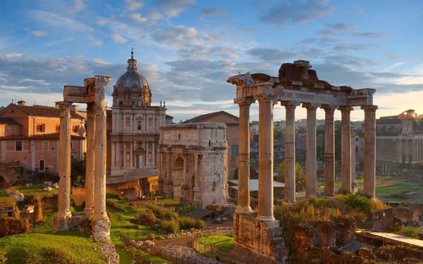 Rome, Italy: Quy mô và kiến trúc của những di tích nổi tiếng như đấu trường La Mã, đền Pantheon… khiến Rome trở thành một trong những thành phố đẹp và cổ kính nhất thế giới.