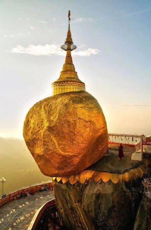 Hòn đá vàng và chùa Kyaiktiyo, điểm hành hương Phật giáo nổi tiếng ở Myanmar