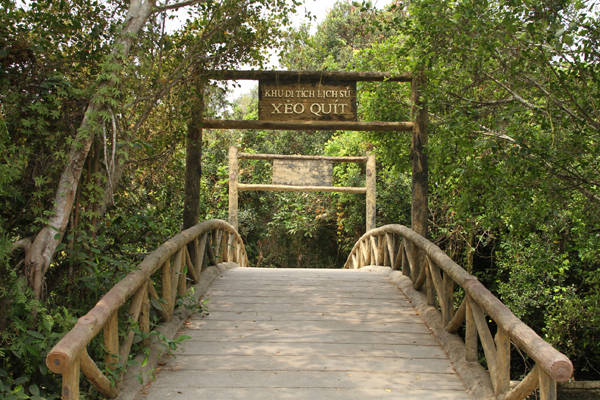 Khu căn cứ Xẻo Quýt là điểm tham quan nổi tiếng của du khách khi đến Đồng Tháp.