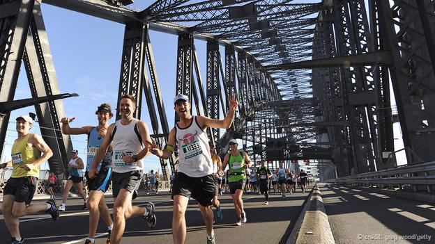 Ngày hội chạy ở Sydney, hình ảnh trên cầu Harbour. 
