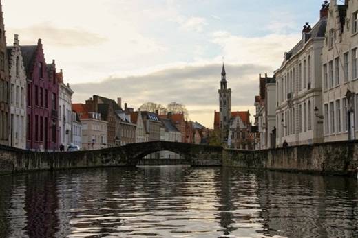 Được biết đến như Venice của phương Bắc, thị trấn Bruges ấm áp là giấc mơ của mọi nhiếp ảnh gia và những người ghiền bia.