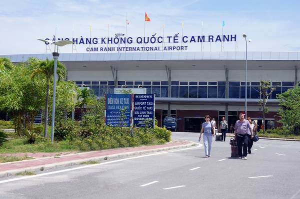 Sân bay Cam Ranh.