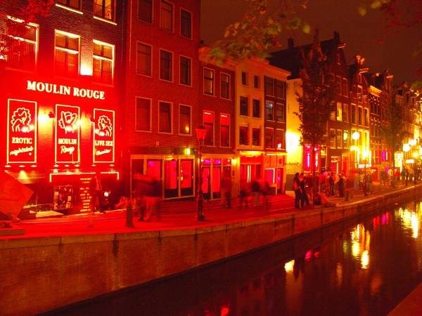 'Phố đèn đỏ' phóng khoáng của Hà Lan