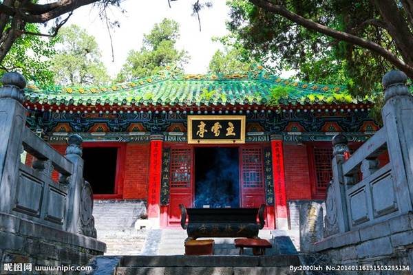 Thiếu Lâm Tự còn rất nhiều công trình đáng chú ý như Lập Tuyết Đình - phòng của Đạt Ma sư tổ, La Hán điện với bức bích họa mô tả 500 vị La Hán. Ảnh: Nipic.