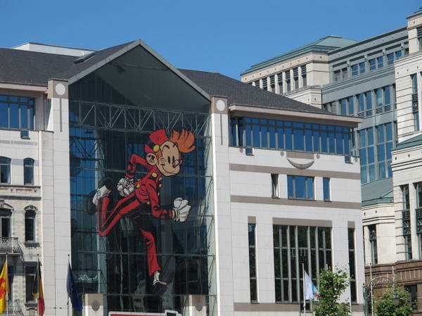 Bích họa về nhân vật Spirou ở quảng trường Sainctelette - Ảnh: wiki 