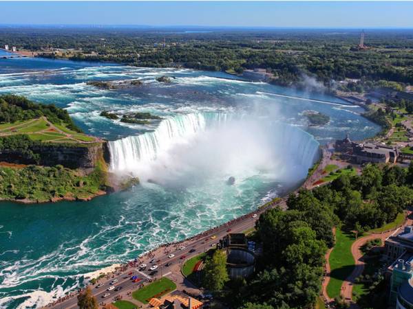 New York: Thác Niagara là điểm đến không thể bỏ qua, với khung cảnh hùng vĩ và vị trí thuận tiện hiếm thác nước nào có được.