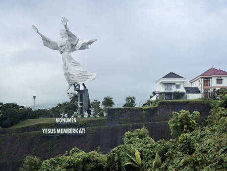 Tượng Chúa Kito ở Manado Indonesia