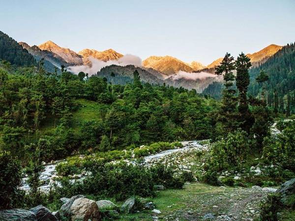 Phong cảnh kỳ vĩ của vùng núi Kashmir, phía bắc Ấn Độ.