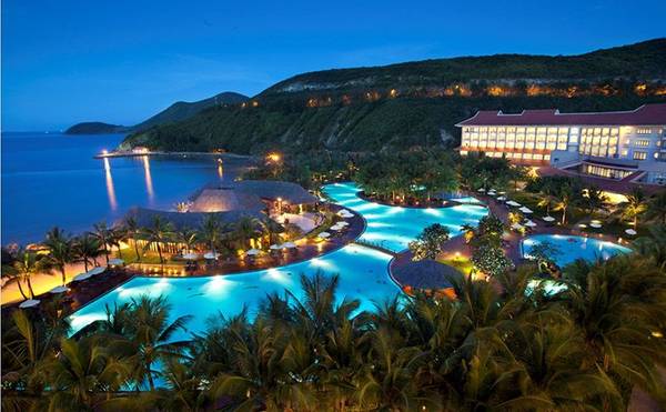 Khu nghỉ dưỡng Vinpearl Nha Trang - Vinpearl Resort Nha Trang đẹp lung linh vào buổi tối