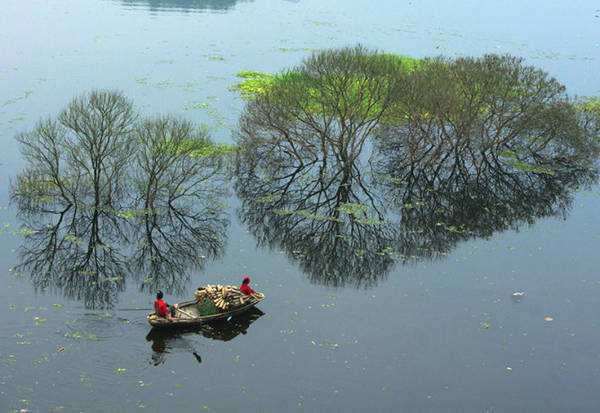 Hồ Phìn Ngan trầm mặc vào mỗi buổi chiều
