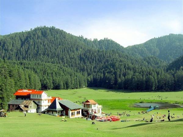 13. Đổng cỏ xanh hút tầm mắt của Khajjar ở Himachal Pradesh. Ảnh: SriniG