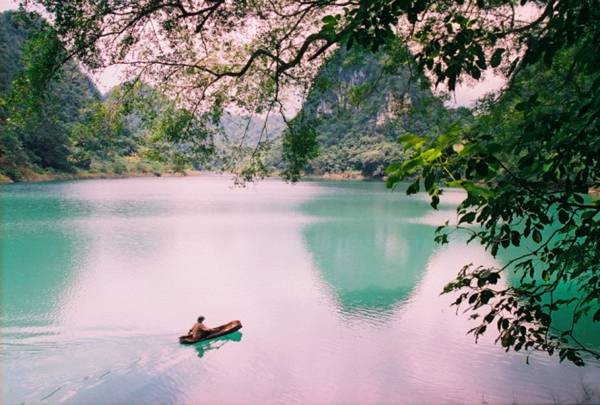 Hồ Thang Hen một ngày mùa đông. Ảnh: bestprice.vn